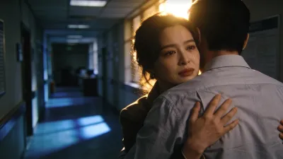 彼女の涙と、ようやく受け止める男の抱擁